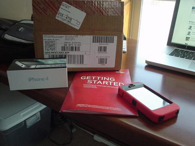 First Verizon iPhone 4 Delivered [Video]