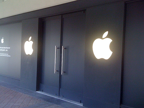 Apple Store Overnight on July 13th to Prepare for OS X Lion, New MacBook Airs?