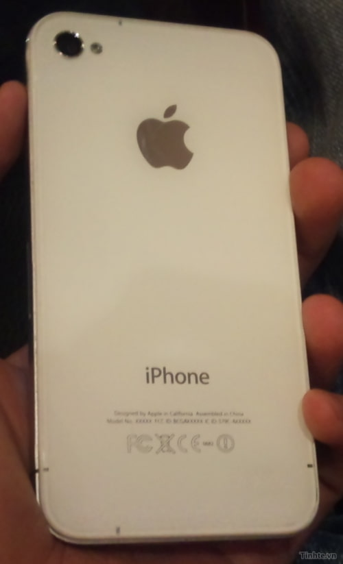 Leaked Photos of the iPhone 4S?