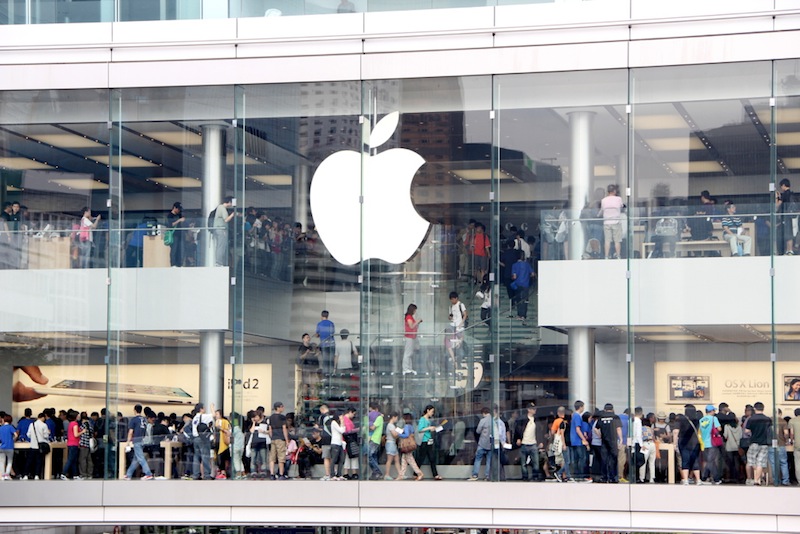 Opening of First Apple Store in Hong Kong Draws Huge Crowds [Video]