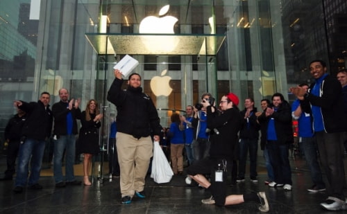 Fifth Ave Apple Store Was Selling 18 iPads a Minute on Launch Day