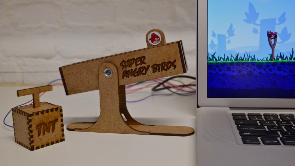 Students Build USB Controller for Angry Birds [Video]