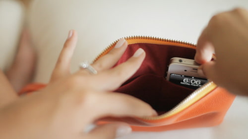 Everpurse Keeps Your iPhone Charged All Day [Video]