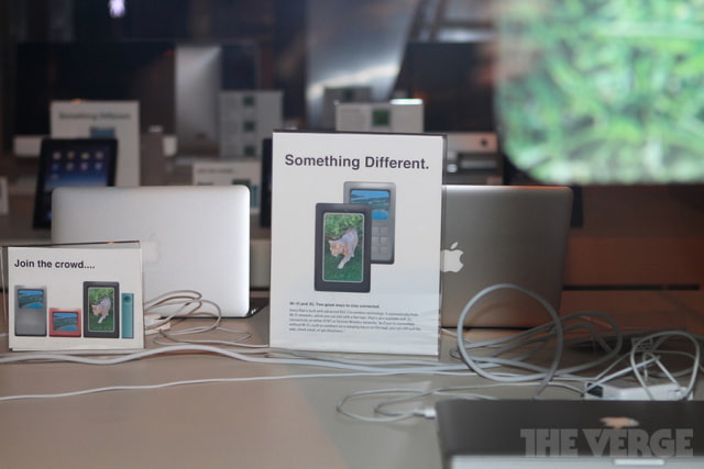 Samsung Sets Up Fake Apple Store for New Anti-Apple Commercial [Photos]