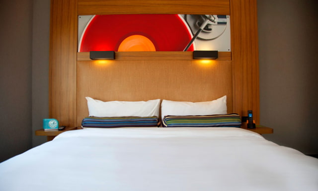 Starwood Hotels Opens &#039;Aloft Cupertino&#039; Featuring an Apple TV in Each Room