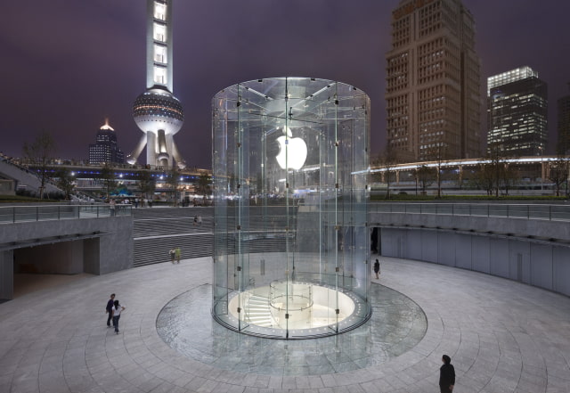 Beijing Attacks Apple Citing Customer Service Practices