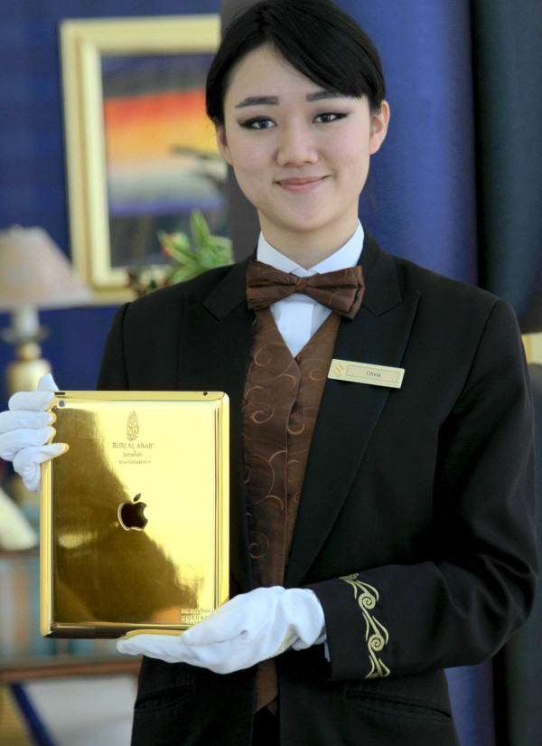 Hotel Provides Each Guest With 24-Carat Gold iPads [Photo]
