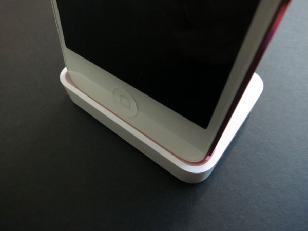 First Look at Apple&#039;s New iPhone 5c Dock [Photos]