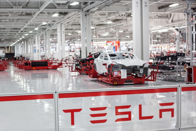 Apple to Partner With Tesla for New Battery &#039;Giga Factory&#039;?