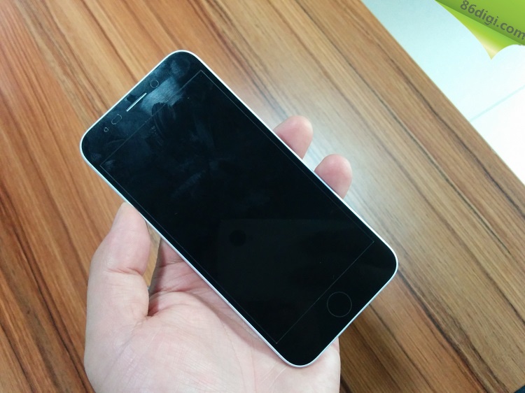 Video Shows Real Machine Model of the iPhone 6? [Watch]