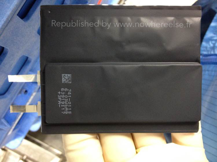 Leaked Photos Reveal Unique Battery for 5.5-inch iPhone 6?