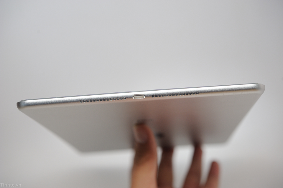 iPad Air 2 Physical Mockup Surfaces Revealing Thinner Design, Touch ID [Video]