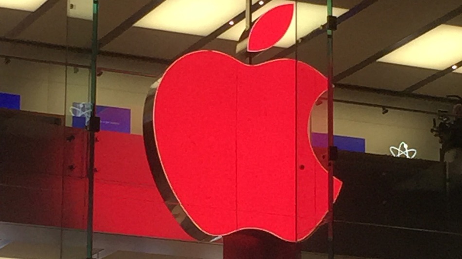 Apple Store Logos Light Up Red in Support of World AIDS Day 2014 [Photos]