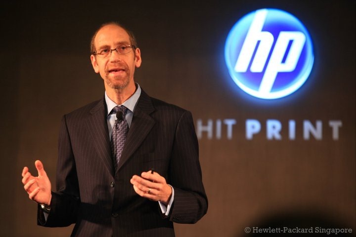 Apple Hires Former HP Executive to Run Corporate Sales