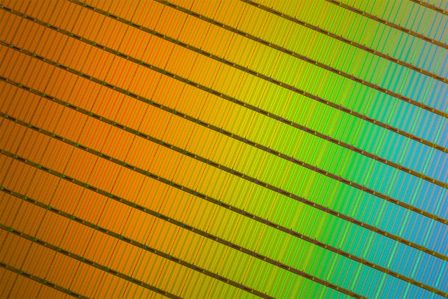 Micron and Intel Unveil New 3D NAND Flash Memory Enabling SSDs With Over 10TB of Storage