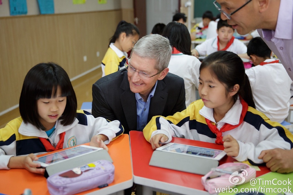Tim Cook Posts Photos From His Week in China