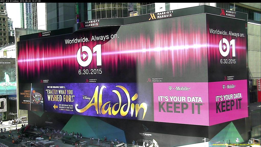 Apple Puts Up Giant Billboard in Times Square Advertising Beats 1 [Photo]