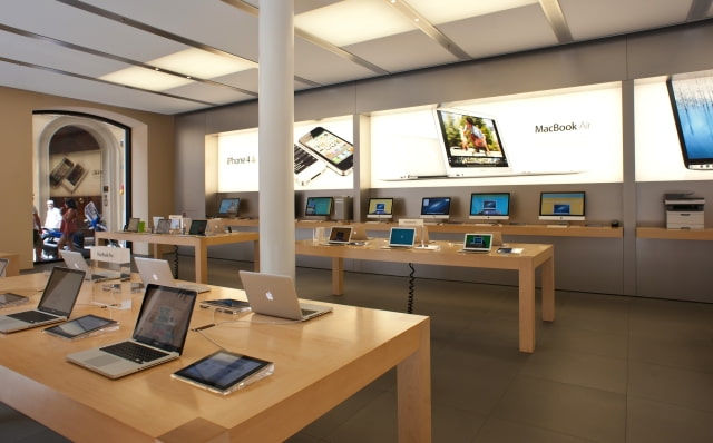 Apple to Demote iPod to Apple Store Accessory Shelves