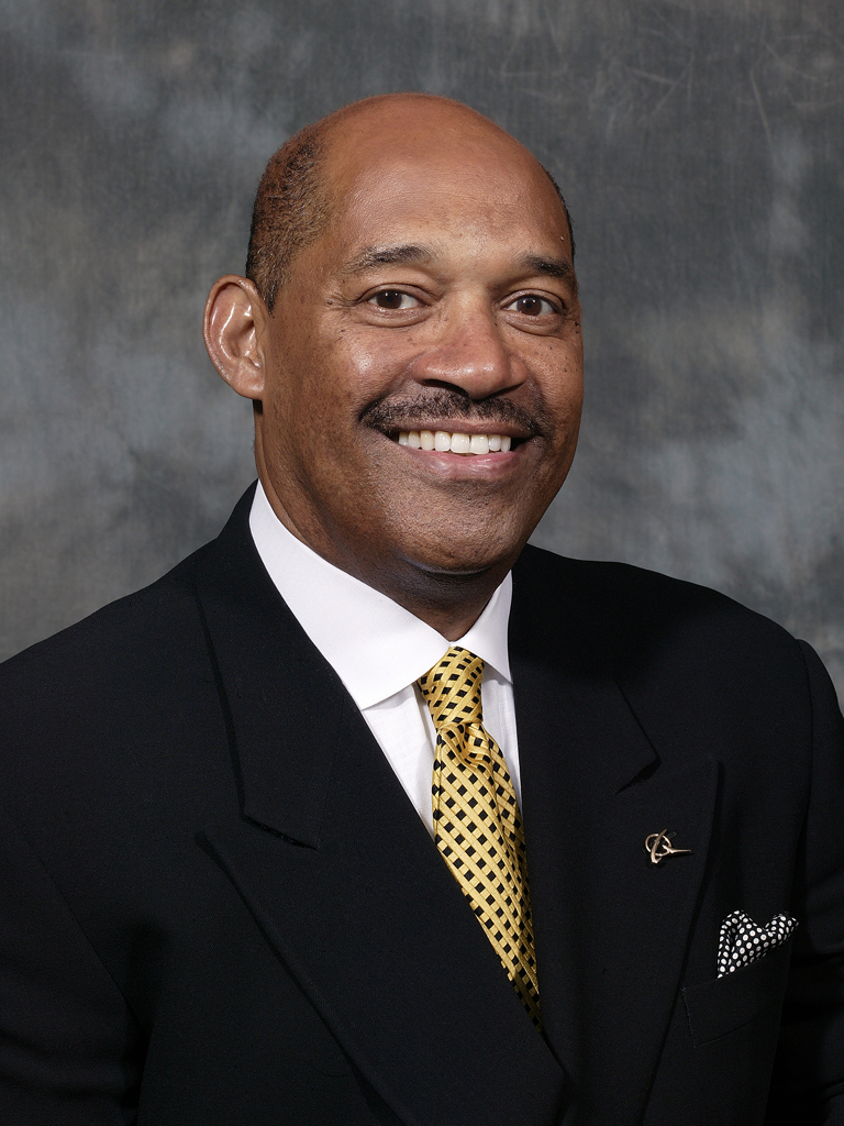 Former CFO and President of Boeing James A. Bell Joins Apple&#039;s Board of Directors