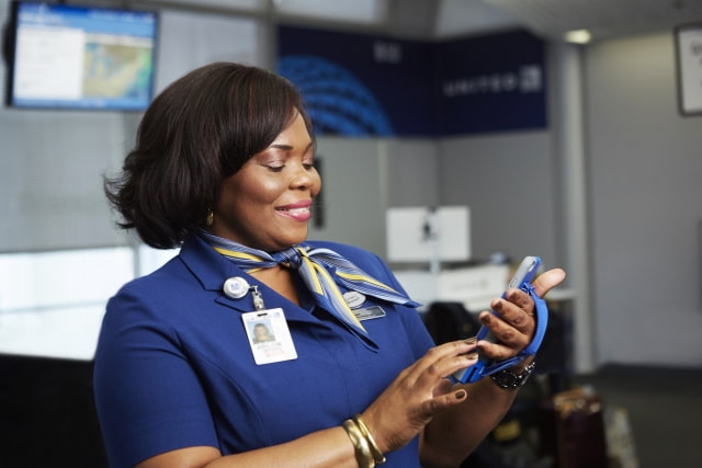 United Airlines to Equip Over 6,000 Customer Service Representatives With the iPhone 6 Plus