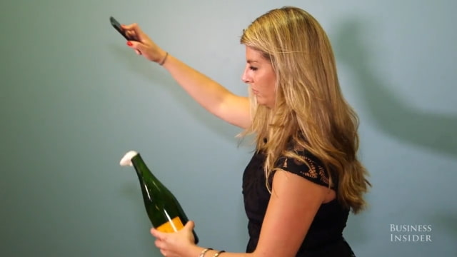 How to Saber a Champagne Bottle With an iPhone [Video]