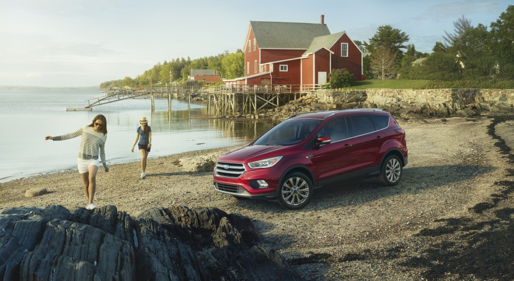 The New 2017 Escape is  Ford&#039;s First Vehicle to Offer Apple CarPlay Support