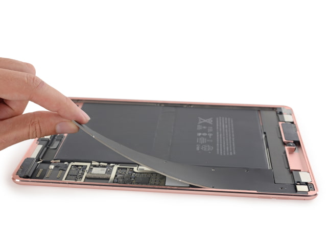 New 9.7-inch iPad Pro Teardown [Photos]