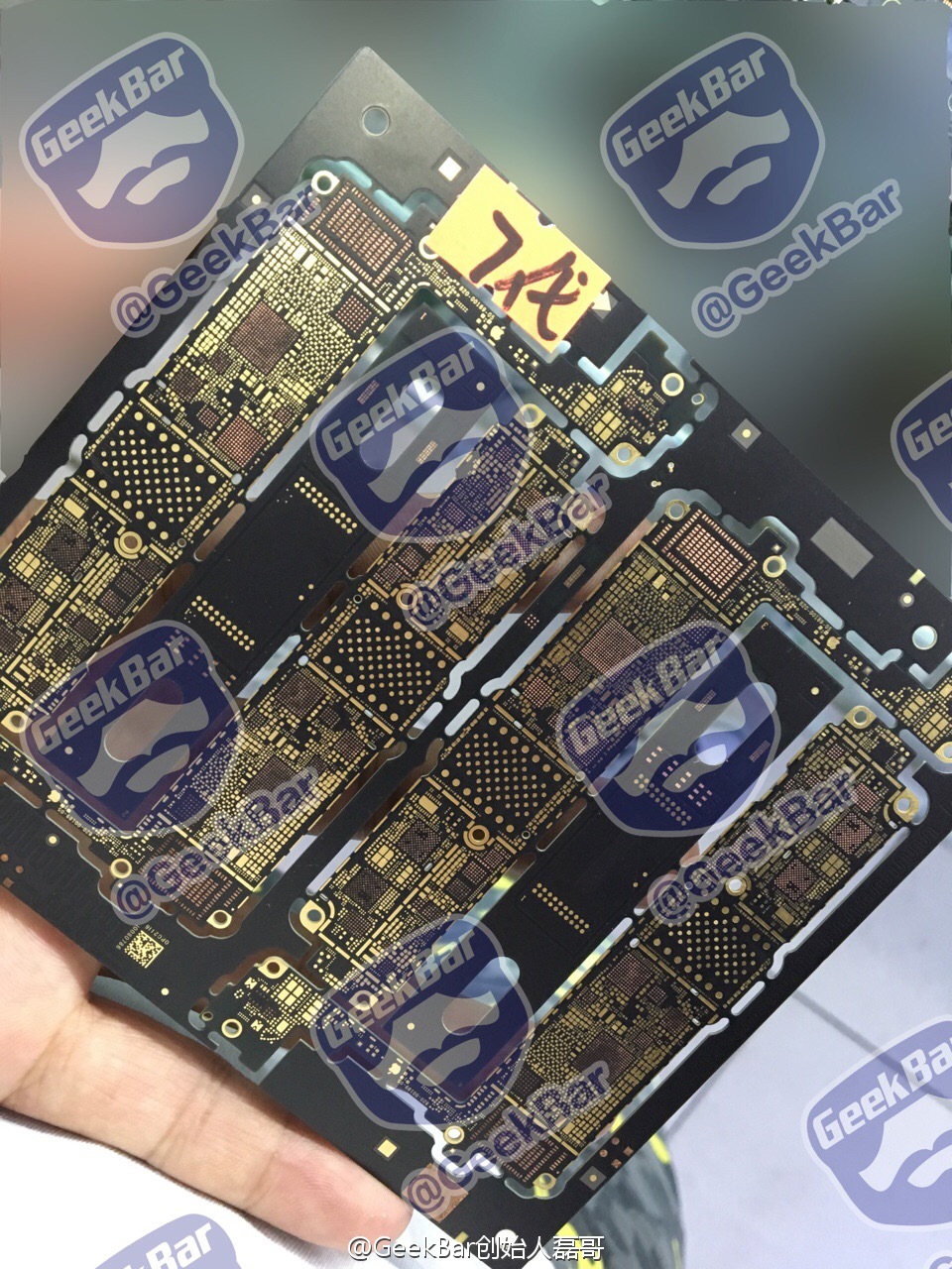 iPhone 7 PCB Leaked [Photos]