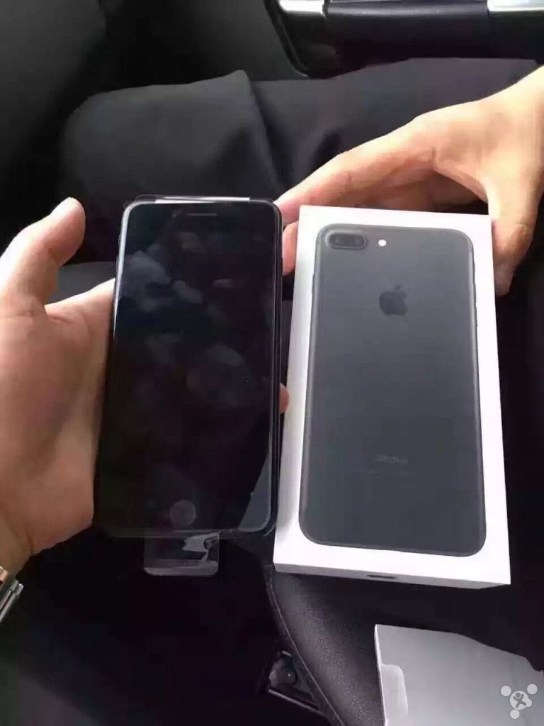 ขาย iphone 7 plus jet black or matte black