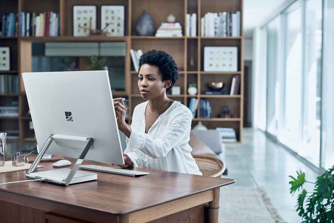 Microsoft Unveils New &#039;Surface Studio&#039; Desktop Computer [Video]