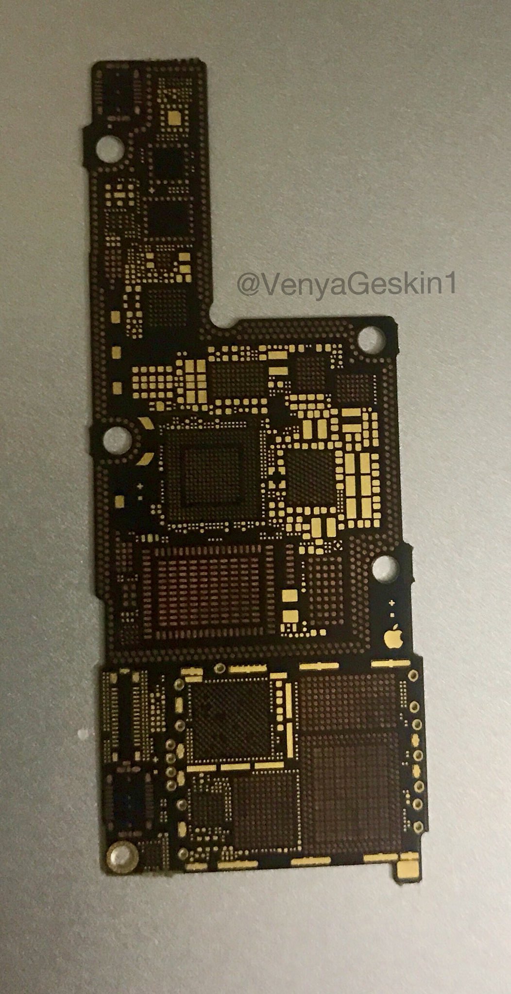 Alleged iPhone 8 PCB Leaked [Photo]