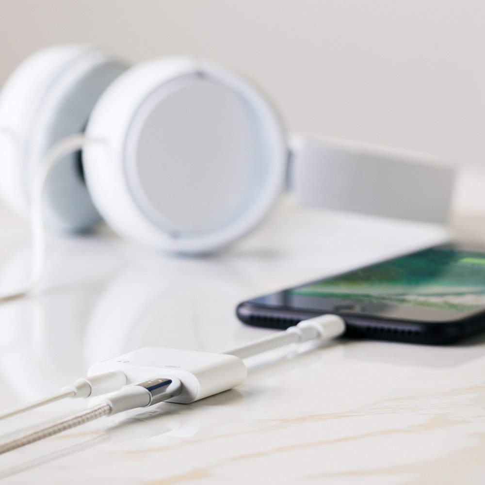 Belkin Releases Adapter With Lightning and 3.5mm Headphone Jack for iPhone
