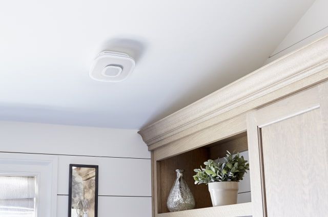 First Alert Unveils Onelink Safe &amp; Sound Smoke Alarm/Speaker With Embedded Amazon Alexa and Google Assistant, HomeKit Support