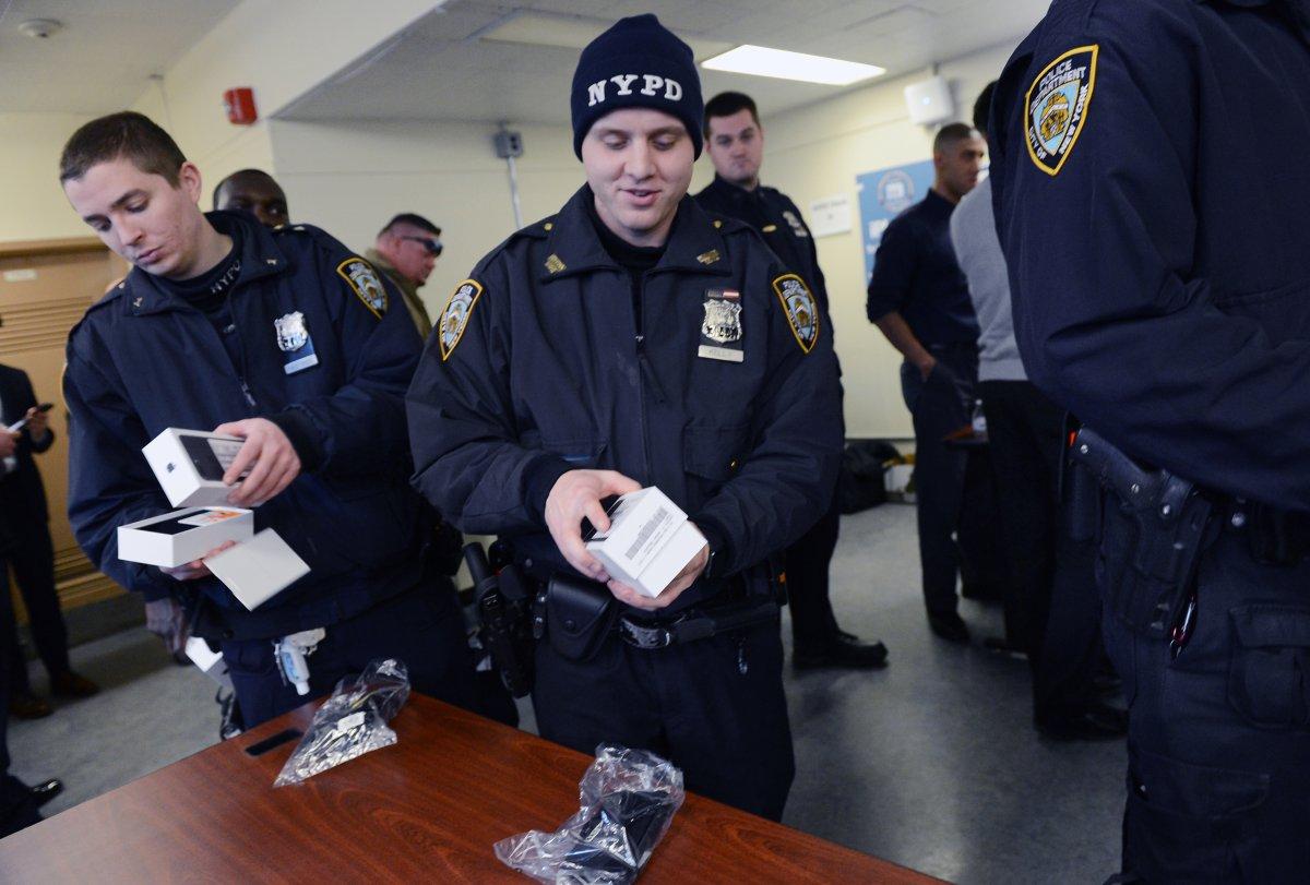 NYPD is Handing Out 600 iPhones/Day to Police Officers