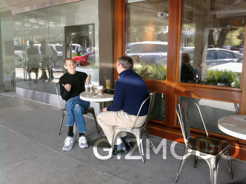 Steve Jobs and Eric Schmidt Spotted Having Coffee Together [Photos]