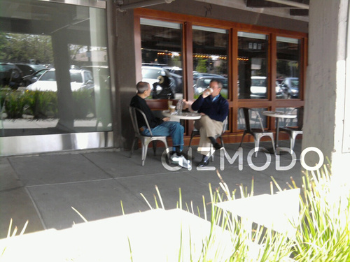 Steve Jobs and Eric Schmidt Spotted Having Coffee Together [Photos]