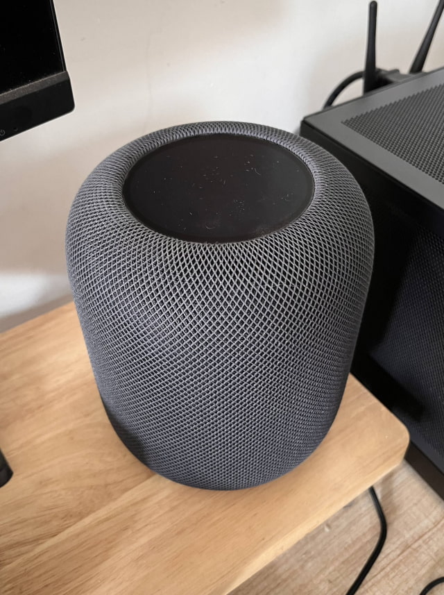HomePod Prototype With Curved Display Allegedly Leaked [Images]