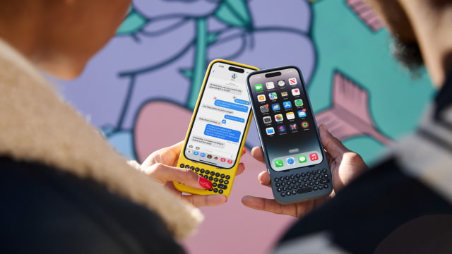 Clicks Adds a Physical Keyboard to Your iPhone [Video]
