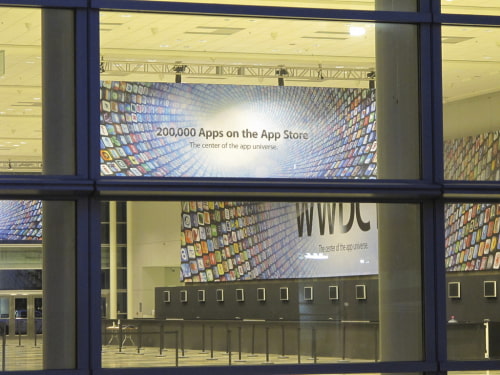 Muchas Más Fotos del Moscone West decorado con WWDC