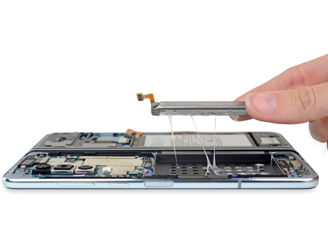 iFixit Tears Down the Samsung Galaxy Fold [Images]