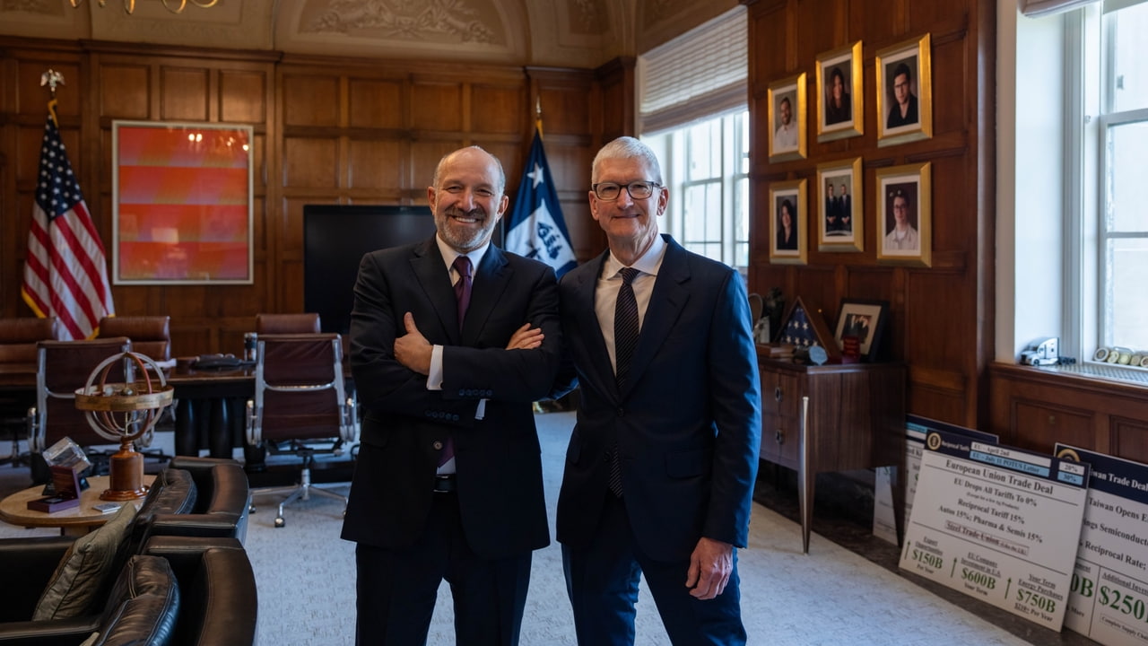 Commerce Secretary Lutnick Meets Tim Cook in Washington, Praises His Leadership