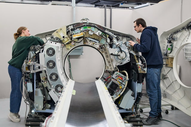 Apple Showcases AI on the Factory Floor at Inaugural U.S. Manufacturing Forum