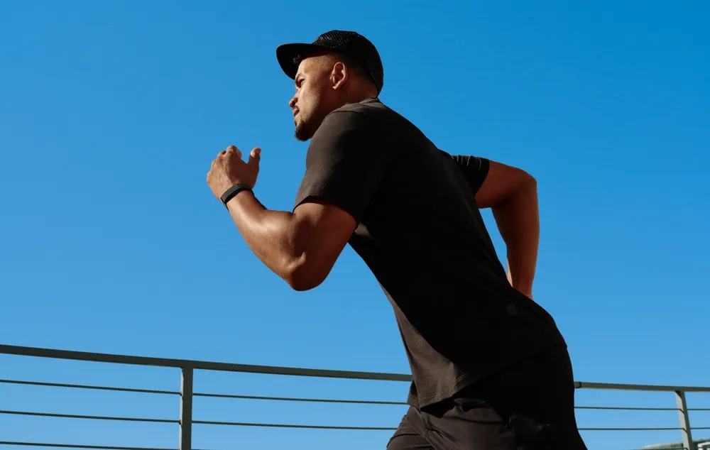Google Unveils Screenless Fitbit Air With AI Health Coaching