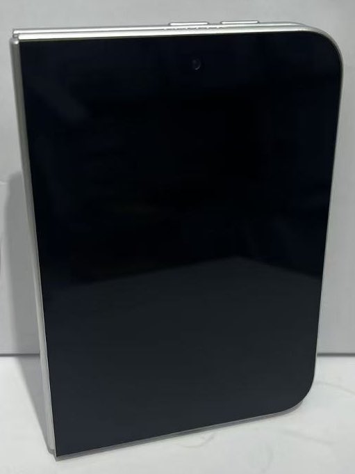 iPhone Fold Dummy Surfaces in White, May Be Only Launch Color [Images]