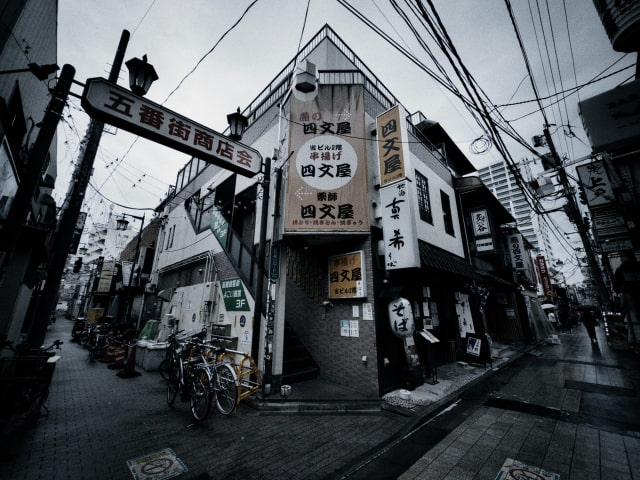 Muted-color street scene photographed with the QuickSilver Look