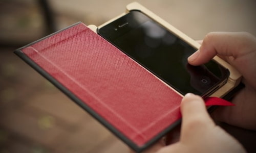 Hide Your iPhone 4 in The Little Black Book