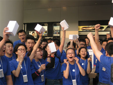Apple Sells Out of the iPhone 4 in China