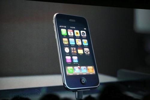 Steve Jobs Officially Announces 3G iPhone