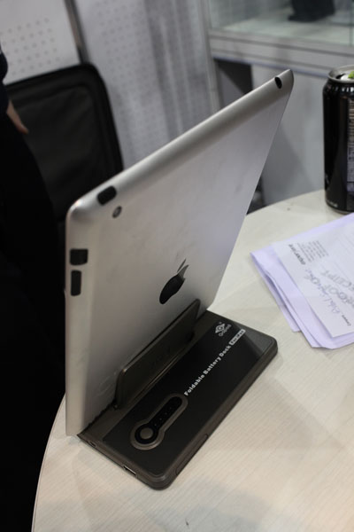 iPad 2 Body Spotted at CES? [Images]