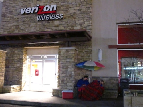 Two Guys Are Already in Line for the Verizon iPhone